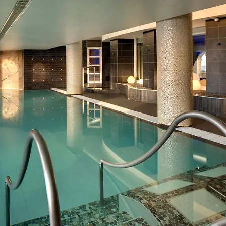 酒店 Grand & Thalasso 5*