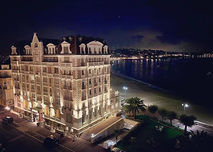Готель Grand & Thalasso Сен-Жан-де-Люз
