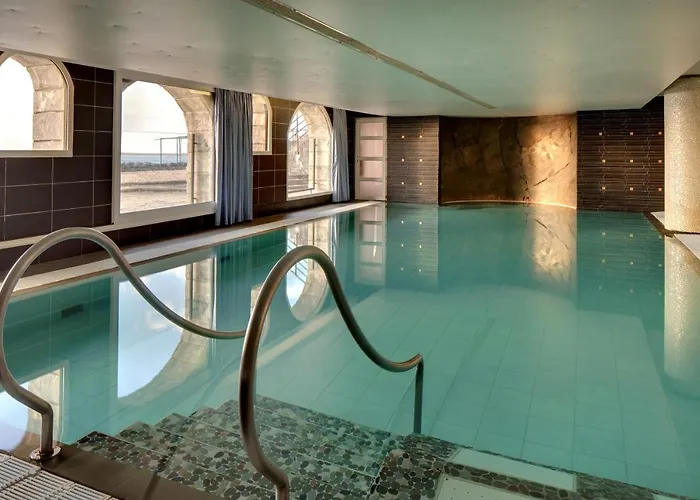 Grand & Thalasso Готель