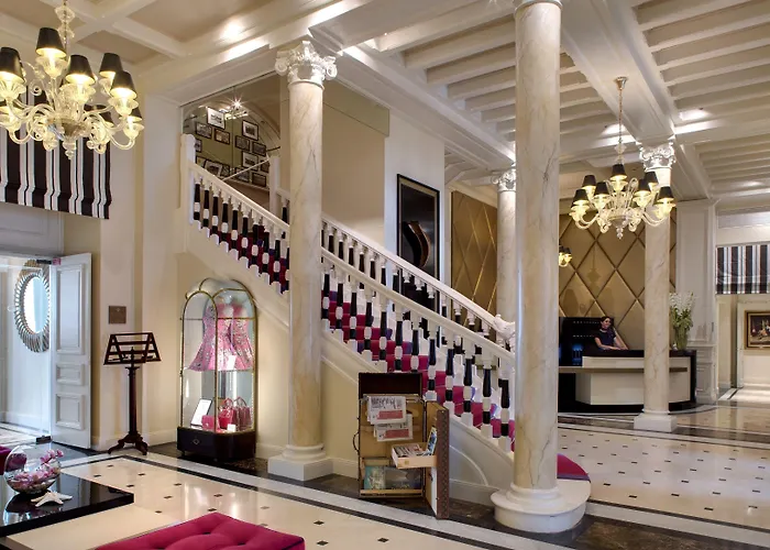 Готель Grand & Thalasso Сен-Жан-де-Люз